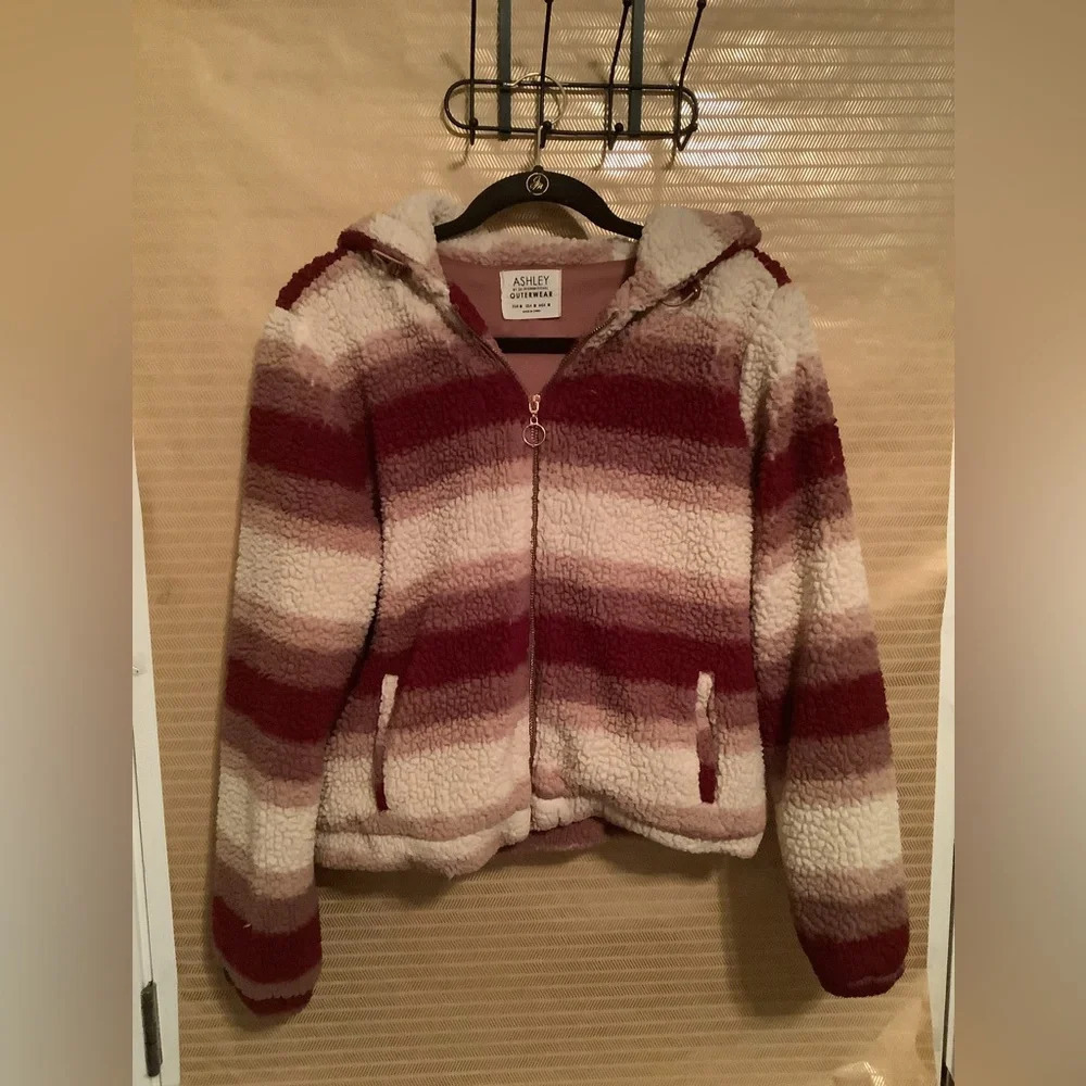 ASHLEY OUTERWEAR~SHERPA JACKET~MEDIUM~ 👍